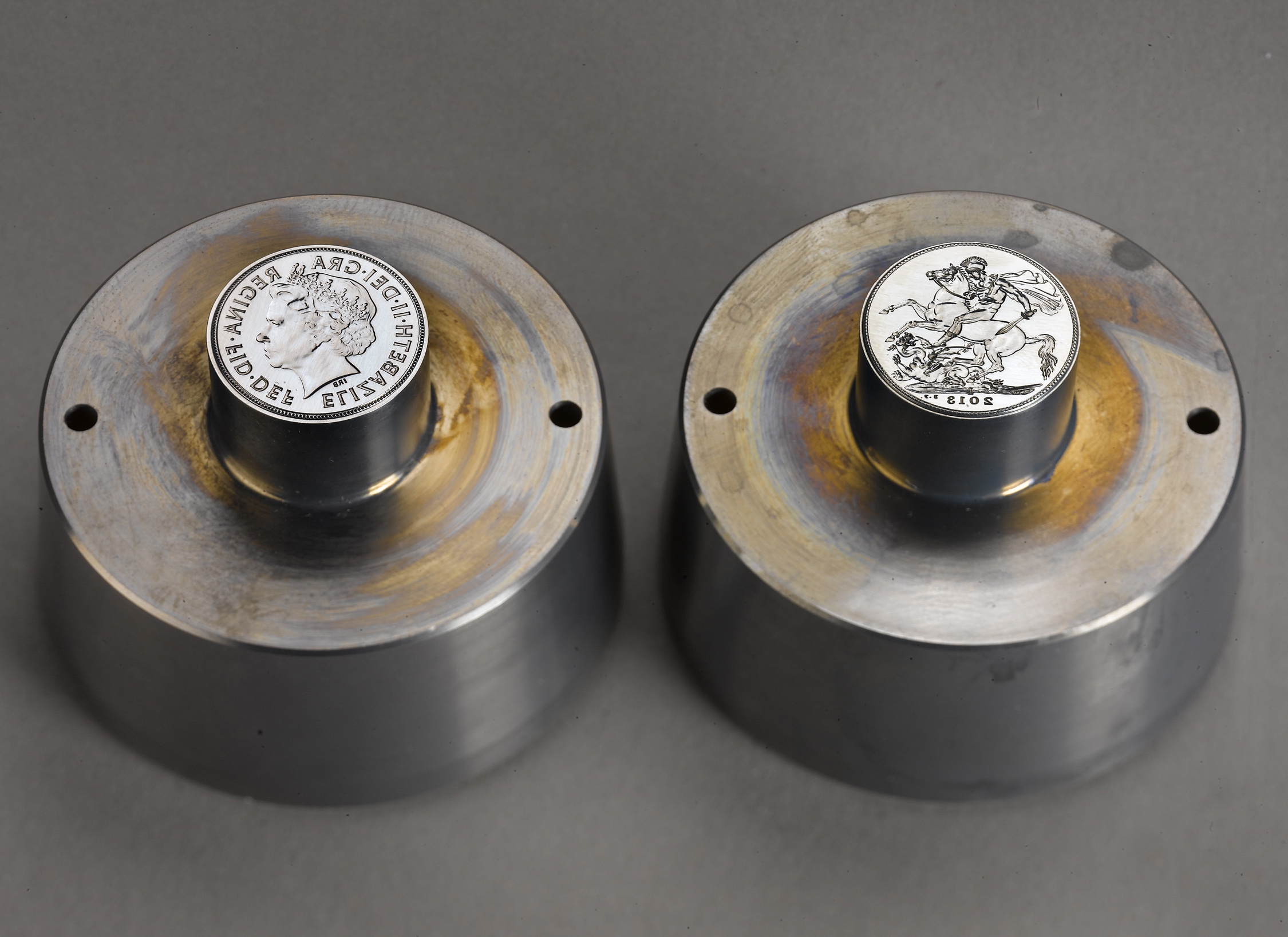 2013_Royal_Mint_and_PAMP_Sovereign_die_tooling_1
